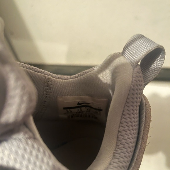 Nike court shoes. Great shape - used 1 season gr.8 - Picture 4 of 4